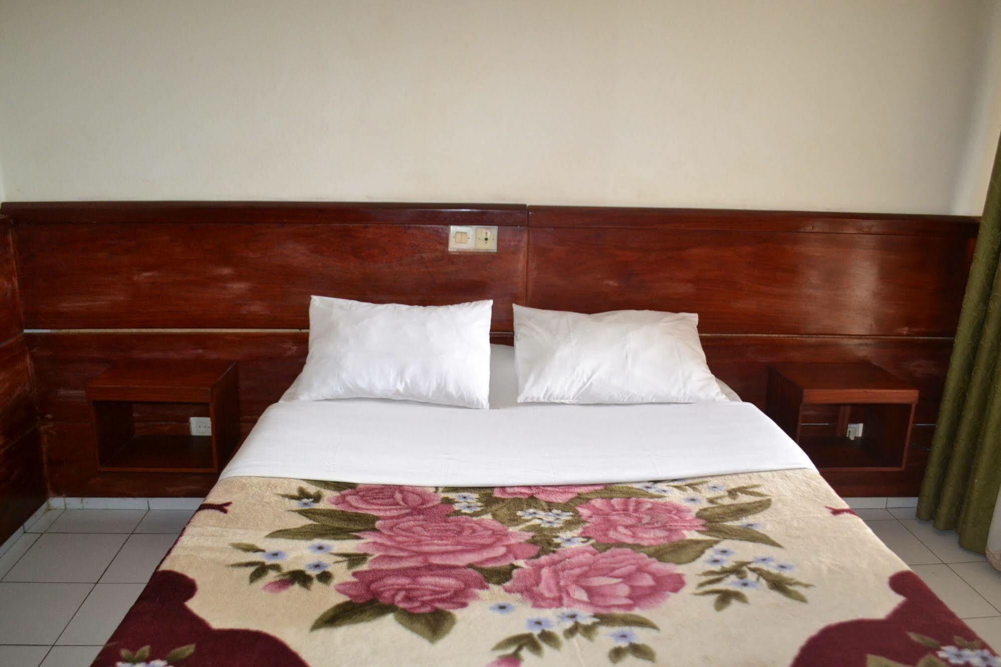Hotel Le Diplomate Yaoundé エクステリア 写真