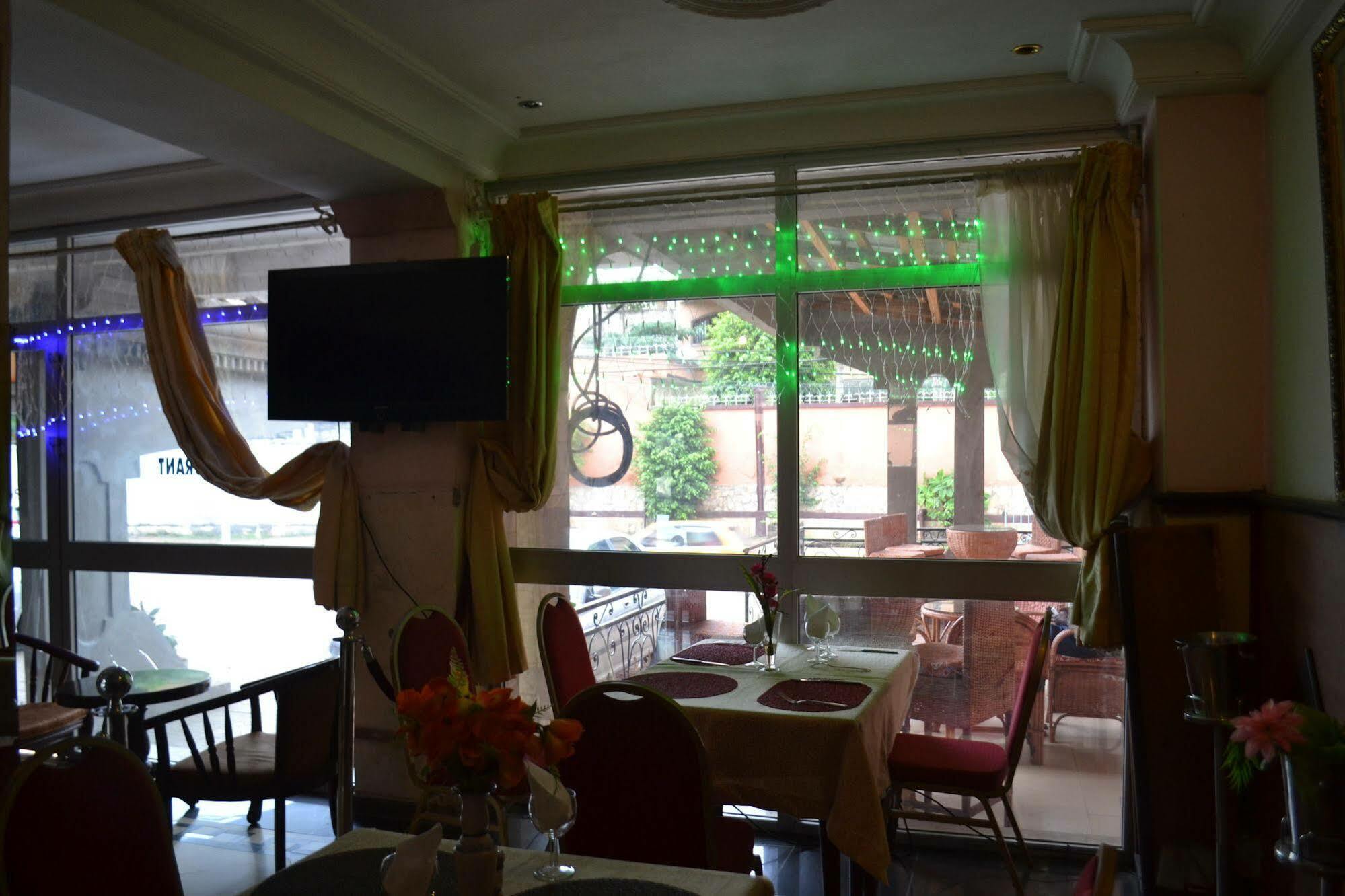 Hotel Le Diplomate Yaoundé エクステリア 写真